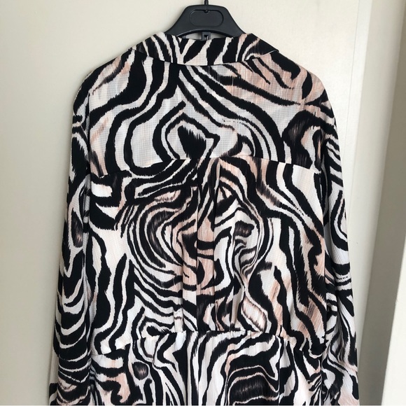 Anthropologie printed wrap dress. - Picture 9 of 14